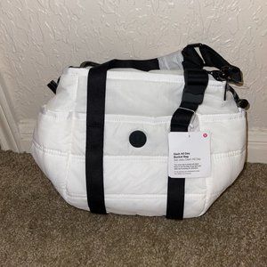 Lululemon Dash All Day Bucket Bag NWT
